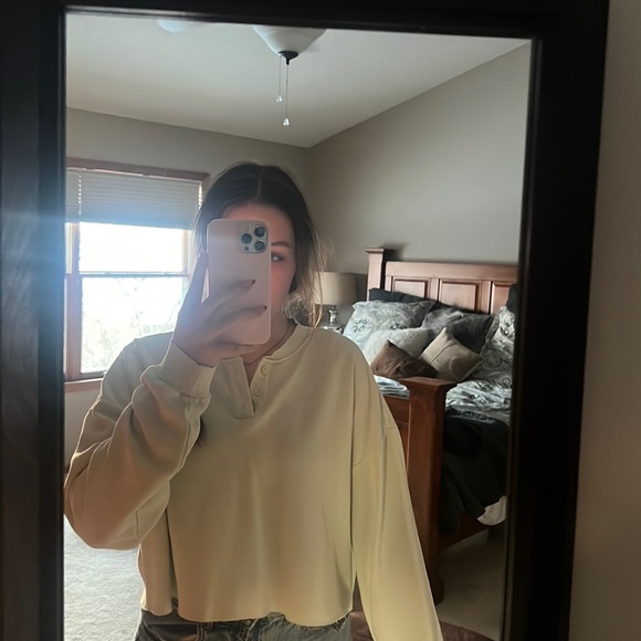 Pacsun L.A. Hearts sweatshirt. Green, barely worn. - Picture 2 of 4